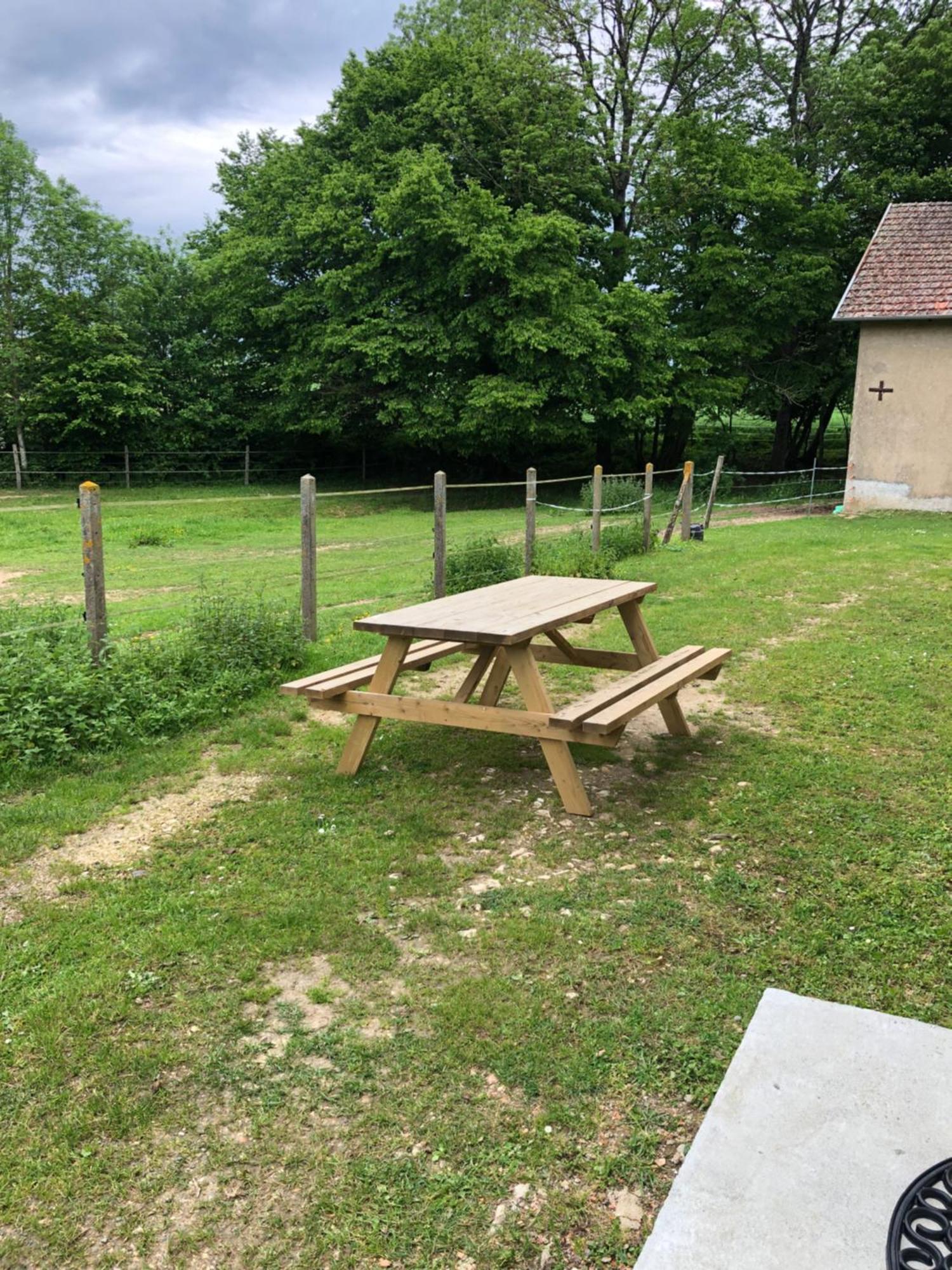 Gite Aux Anes Avec Spa Menetou-Ratel Esterno foto